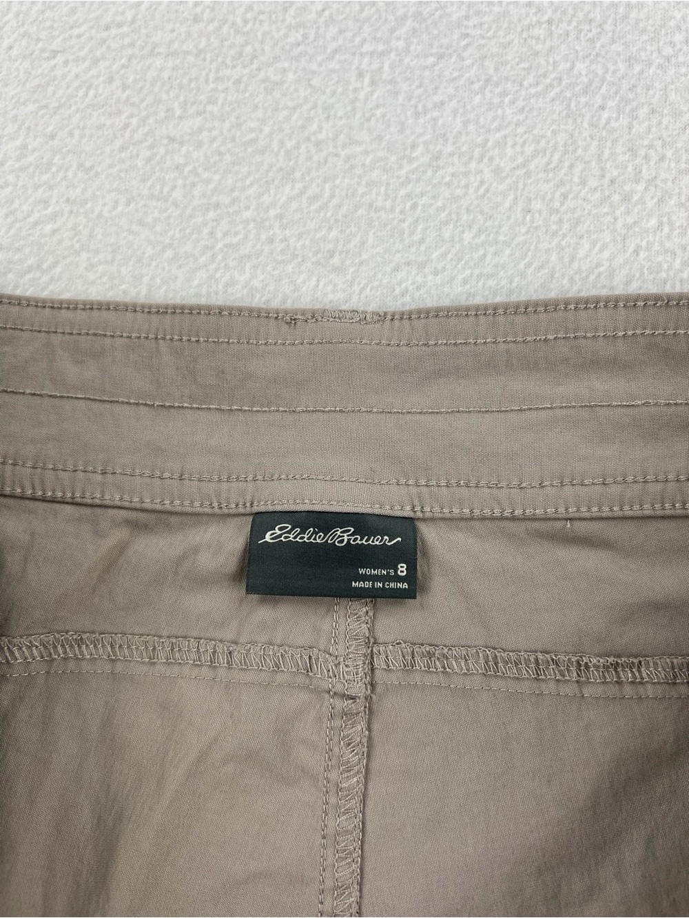 Eddie Bauer Womens Summer Strain Shorts Beige Outdoor Hiking 6” Inseam Size 8 - Picture 2 of 8